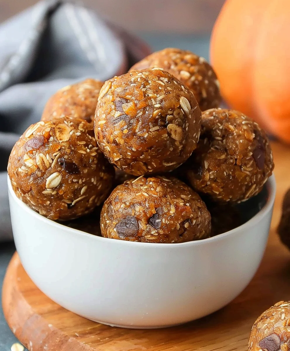 Pumpkin Energy Balls: Quick & Healthy No-Bake Treat!